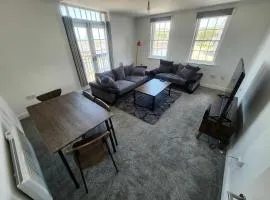 Lovely 2 Bed Harbourside Apartment with Sea Views