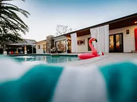 Central SD, Luxury Home and Casita, Pool, BBQ, Sleeps10