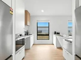 Modern and Accessible, Old Beach
