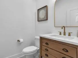 Stylish 4BR Walk to the Beach