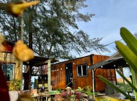 Pok Mat Beach Cabin, beach hotel in Marang