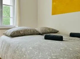 Cosy Long-Term Apartment with Free Parking