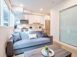 The Roland Bright Suite 2BR Toronto Getaway near Downtown