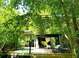 So Wood 33, &Eacute;coLodge & Spa, lodge &agrave; Landiras