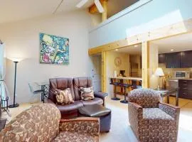 Crestview Condo 25