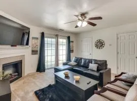 6 Mi to Dtwn Raleigh Townhome with Fenced Patio!