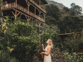 Casa Awänímä - Boutique Eco-Lodge, hotel in Tzununá