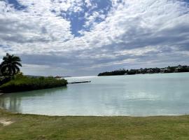 Luxury Waterfront Villa Jamaica, hótel í Montego Bay