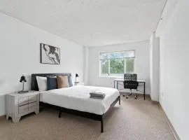 Legacy At Imperial Village 504 I 1 Bed 1 Bath