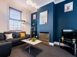 Spacious 5BR House in Central Derby - Near Amenities, hotel v destinaci Derby