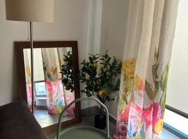 Stylish Seaside 1br Maisonette Marsaxlokk Bay, ξενοδοχείο σε Marsaxlokk