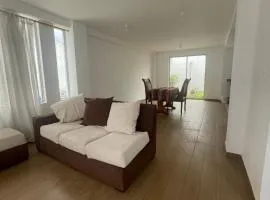 Comfortable 3 bedroom house near the airport Quito and Portal