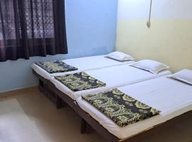 Sangita Lodge, hotell sihtkohas Ratnagiri lennujaama Ratnagiri Airport - RTC lähedal