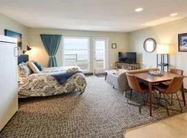 Oceanfront Studio - Ground Floor - Sleeps 4