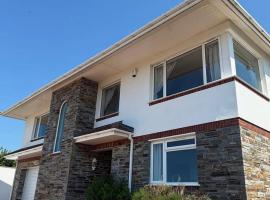SurfBay Villa, ξενοδοχείο σε Appledore