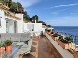 Tamariu Platja · Penthouse on Passeig del Mar., hotel in Tamariu