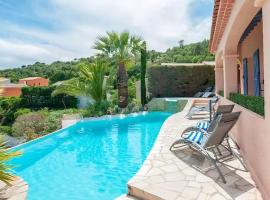 CASA-Capussambre spacious villa with sea view heated pool air con sauna Les Issambres, hôtel aux Issambres