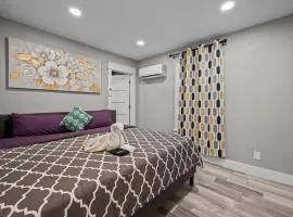 Cozy & Chic Apt King Bed -Free Parking