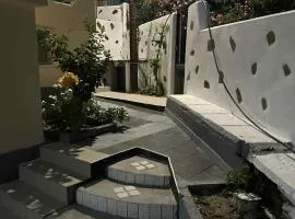 BAZAKOS LUXURY STUDIO KAMPI BEACh