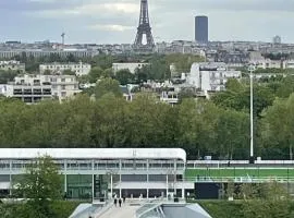 47m2 Puteaux, Eiffel Tower view