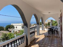 Family home - Large terrace 10 min from the beach, hotel v destinaci Tanger