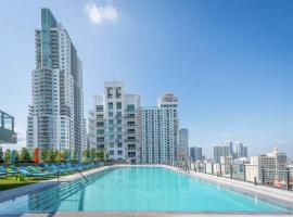 High-Rise Luxury Condo in Downtown Miami with Ocean Views, hotel v Miami