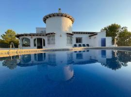 Casa Dalí 4BR Hilltop Villa with Pool & Sea Views near Dénia, hôtel à Monte Pego