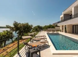 Awesome Home In Posedarje