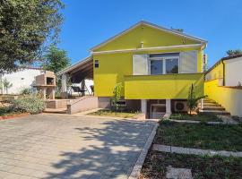 Awesome Home In Pavicini With Sauna, ξενοδοχείο σε Pavicini