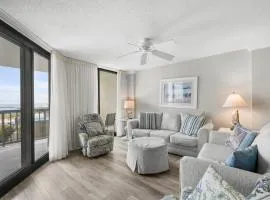 Seaside Paradise 3BR Condo Steps from the Beach