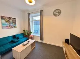 Treforest Apartment - Iris - Next to Train Station