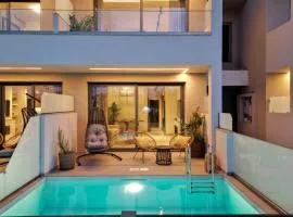 Aqua luxury apartments