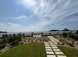 Milliau T2 piscine et vue mer