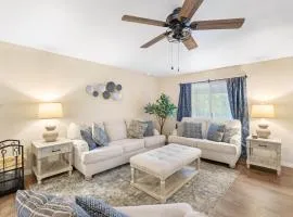 3BR Retreat in Cottonwood with Plenty of Space and Fun