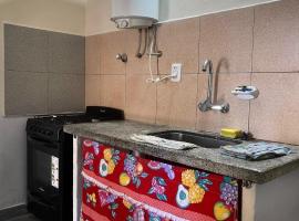 Casa familiar c&oacute;moda，位于圣地亚哥-德尔埃斯特罗的乡村别墅