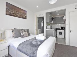 Apartment - Sleeps 5 & Free Parking，位于哈罗的酒店