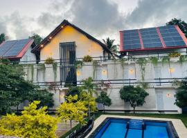 Royal Crown Residency Hotel, hotel v destinaci Talawatugoda