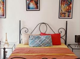 Chambre grand Lit, homestay in Tunis