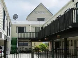 Pohutu Lodge Motel