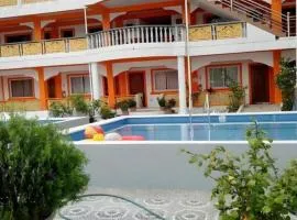 Palm Grove Saud Holiday Complex Hotel