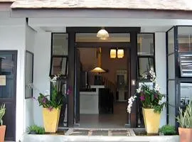 Montrara Happy House Hotel