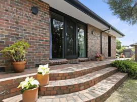 Blairgowrie Beach Bungalow - Pet & Value Stay, bangalo sihtkohas Blairgowrie