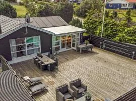 Beautiful Home In Løgstrup