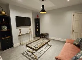 2 Bed Apartment Near-by the Seafront