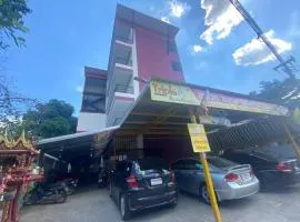 OYO 1135 Triple A Residence