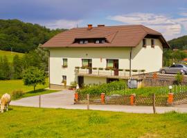 Tourist farm Mraz, hotel Podčetrtekben