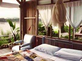 Baan ChanKhiang at ChiangKhan, hostel in Chiang Khan