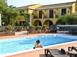 La Terra Del Mezzo, farm stay in Riposto