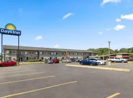 Days Inn by Wyndham Winona