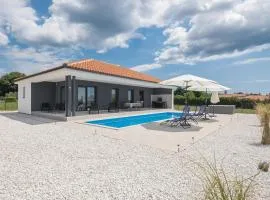 Gorgeous Home In Zminj